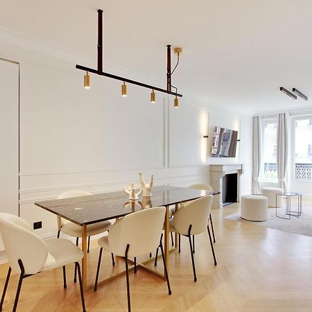 Stunning Apartment With View At The Very Heart Of Paris Exteriör bild