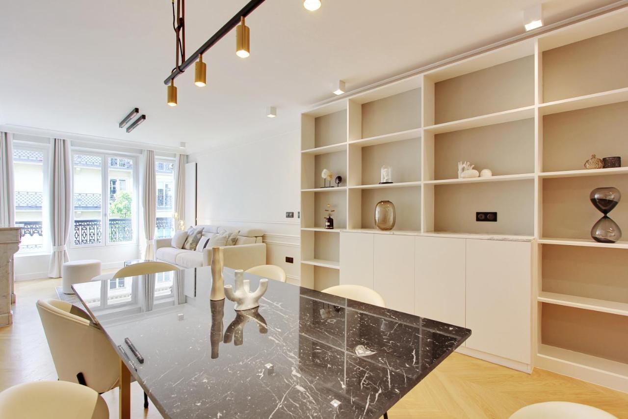 Stunning Apartment With View At The Very Heart Of Paris Exteriör bild